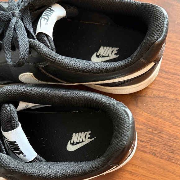 Nike Classic Black and White Leather Shoes - 10W/8.5M - Picture 7 of 7